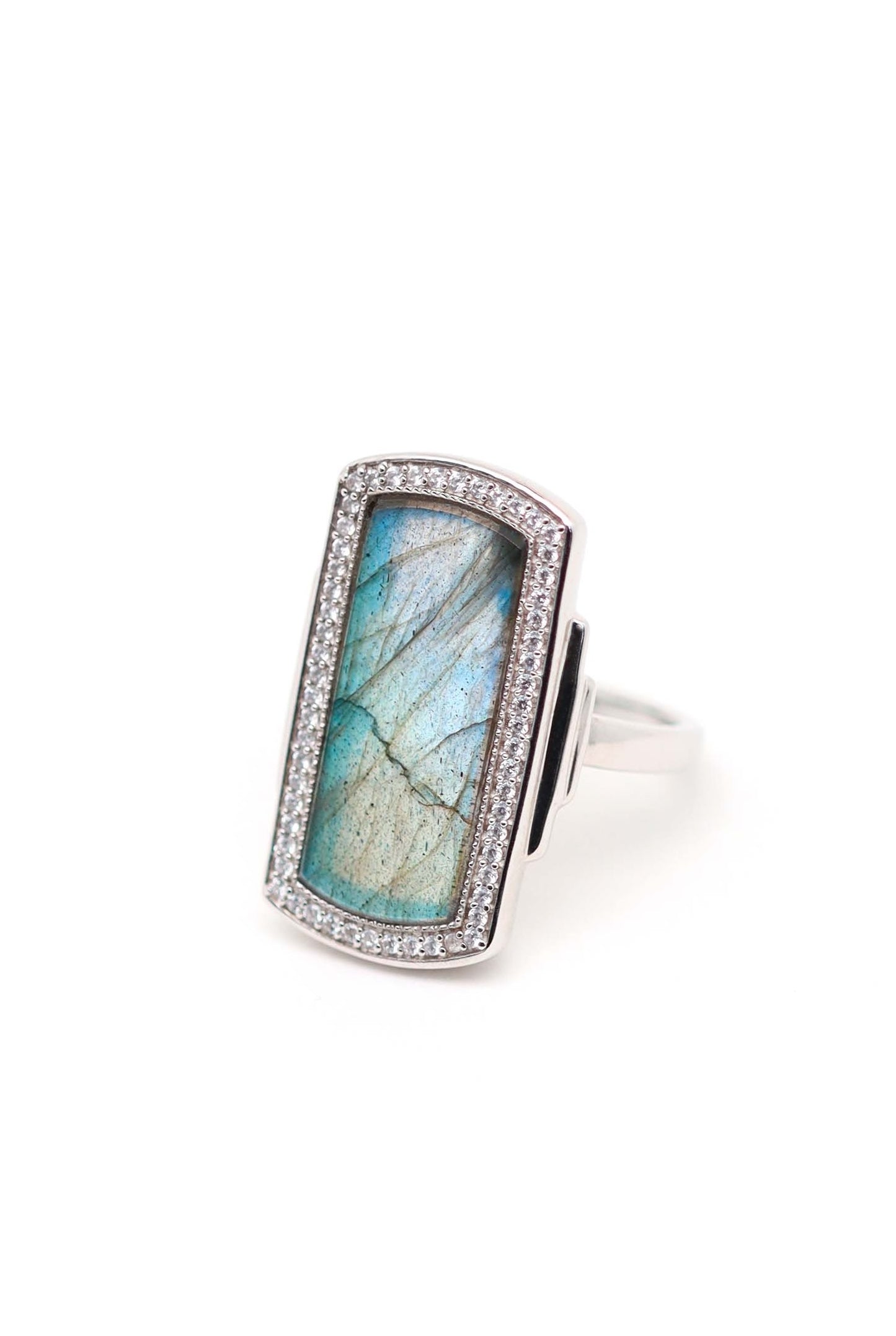 Bague en argent de style art deco ornée de labradorite