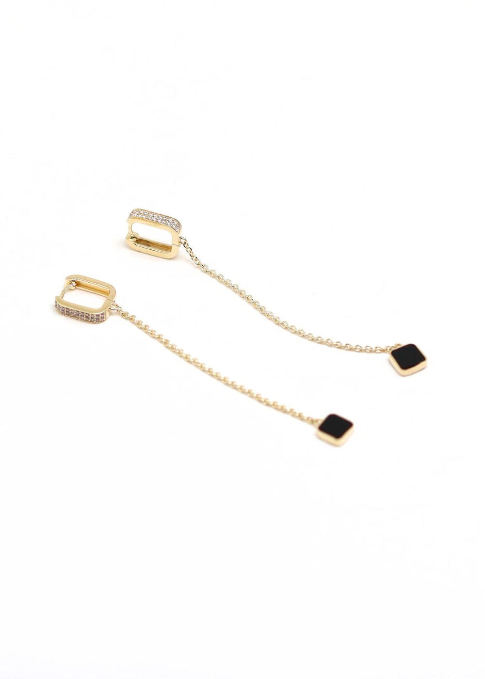 boucles d'oreilles longues fines sur chaîne avec pampille en onyx noir
