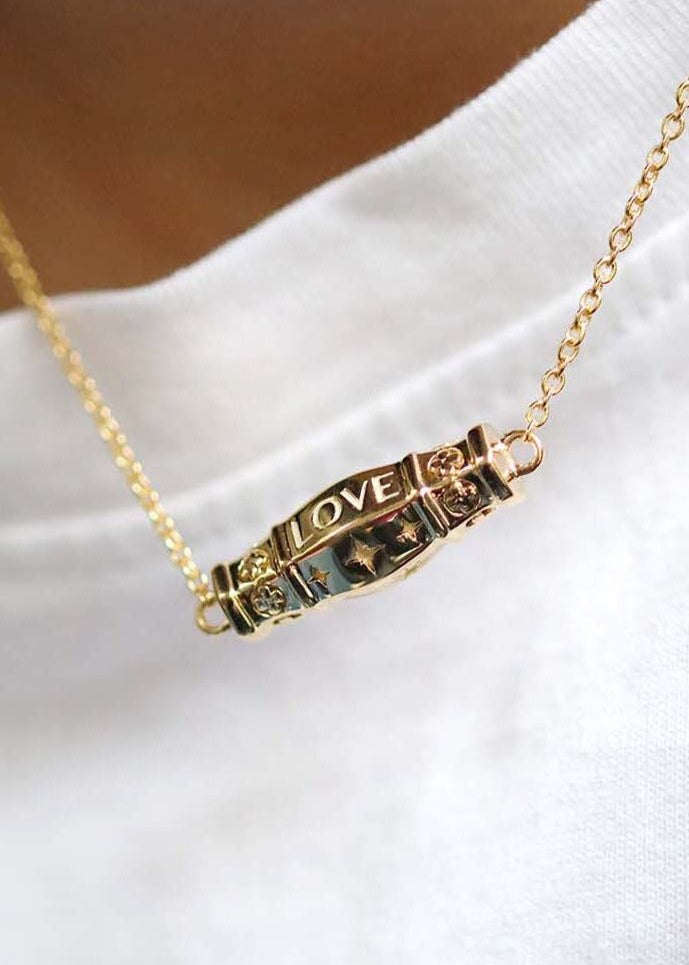 Collier court talisman