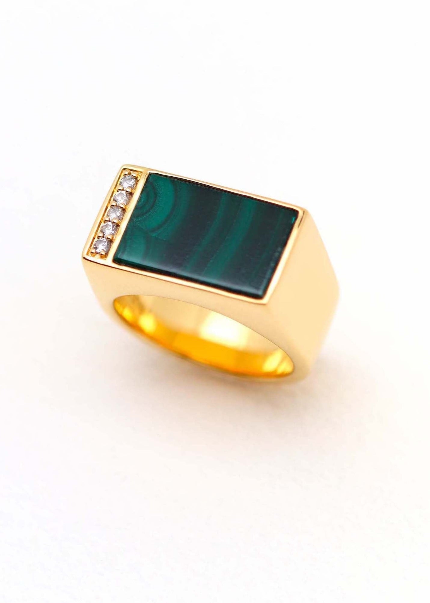 Bague chevalière plaqué or et malachite