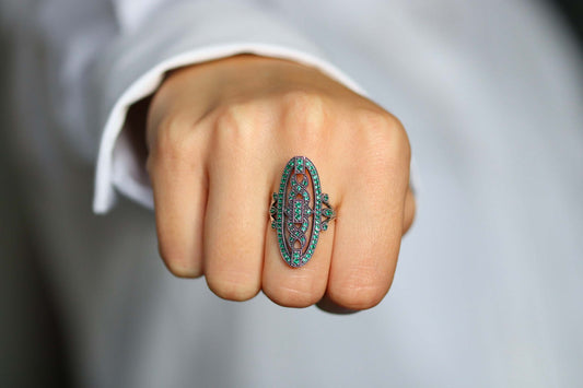 Bague Marquise : L'Élégance Royale et l'Histoire Romantique d'un Bijou Iconique