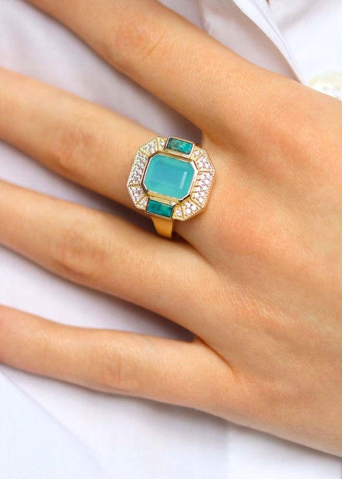 bague art deco plaqué or ornée d'une calcédoine d'eau octogonale