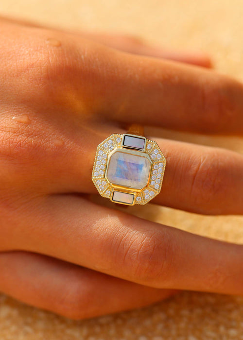 Bague art déco plaqué or pierre de lune et nacre grise