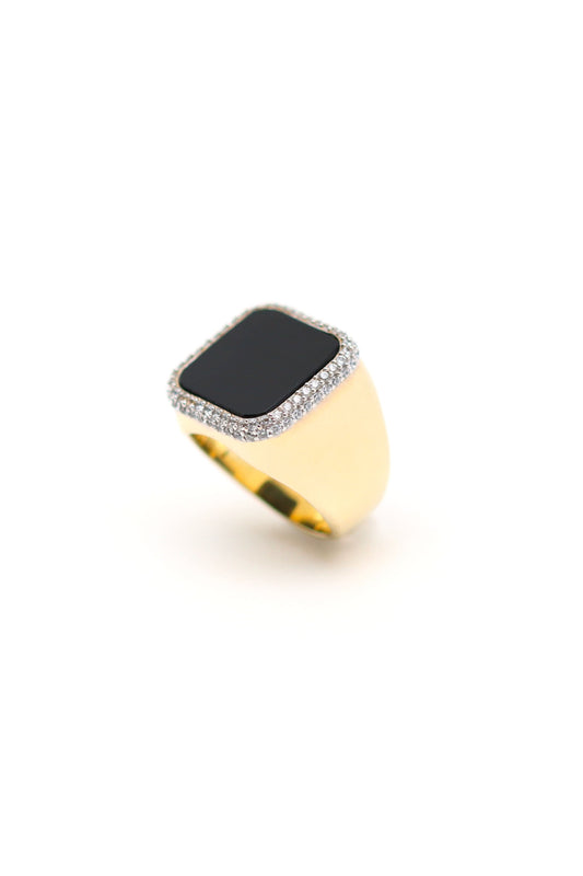 bague chevalière carrée plaqué or ornée d'onyx noir