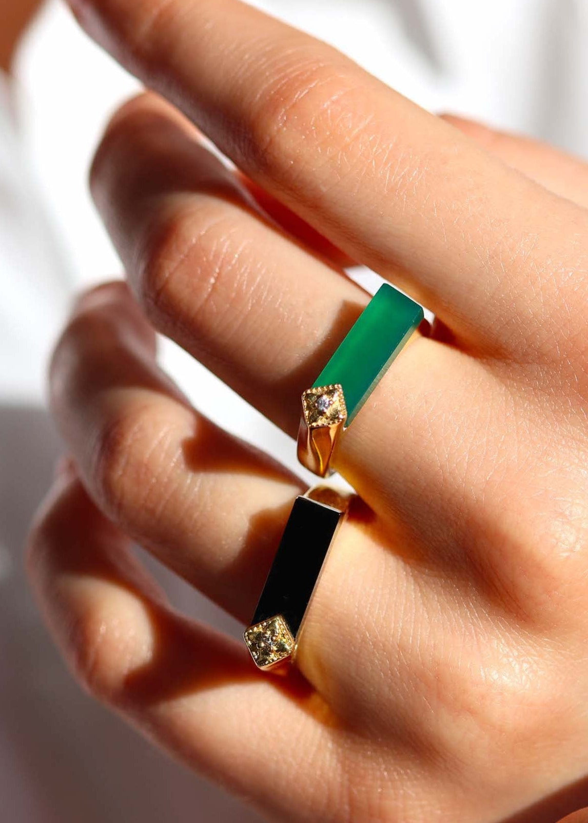 Bagues plaqué or inspiration Art Déco ornée d'onyx