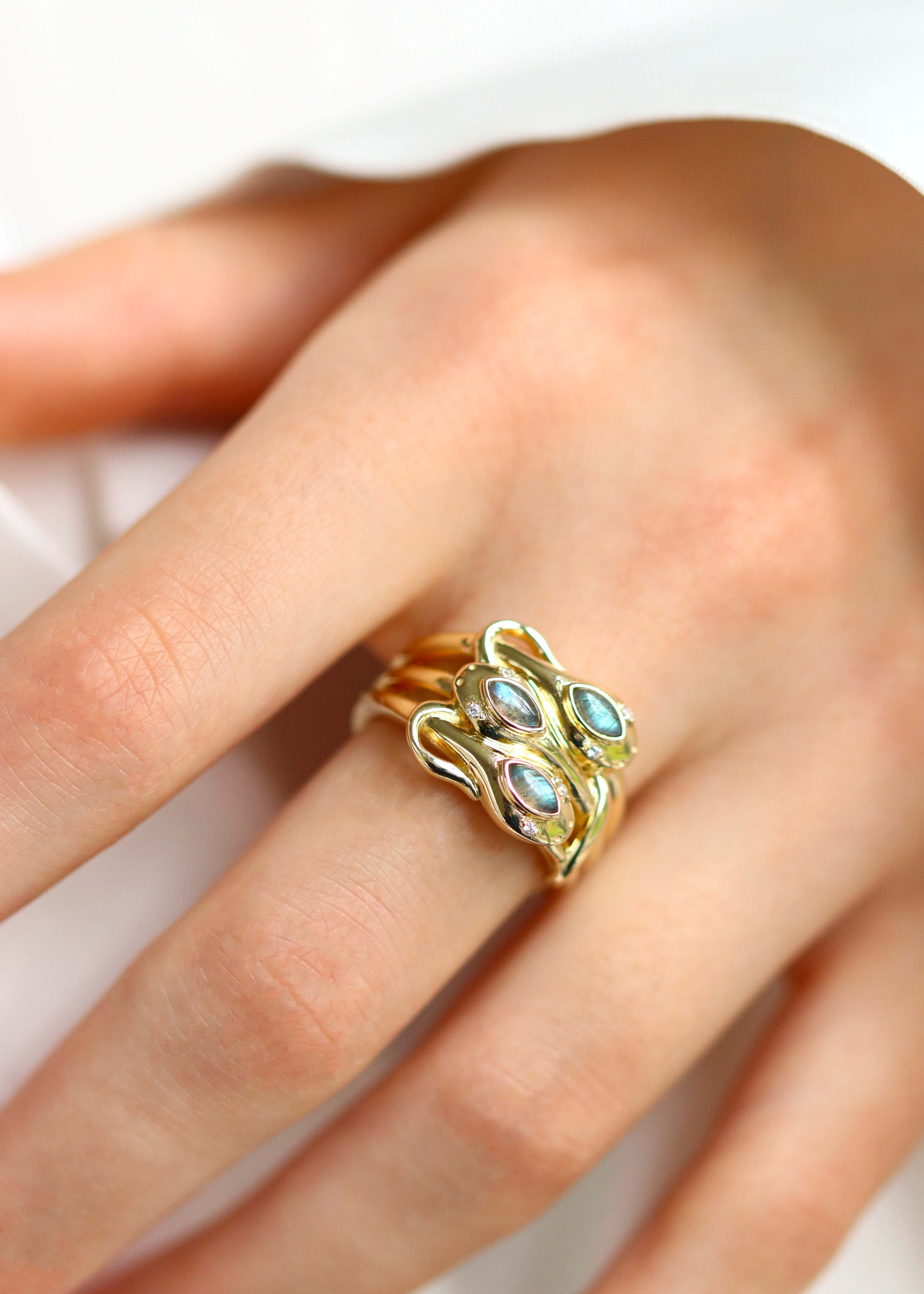 bague serpent plaqué or et labradorite