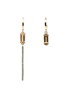 Boucles d'oreilles plaqué or et citrine avec une asymétrie mixant une boucle courte et une boucle longue