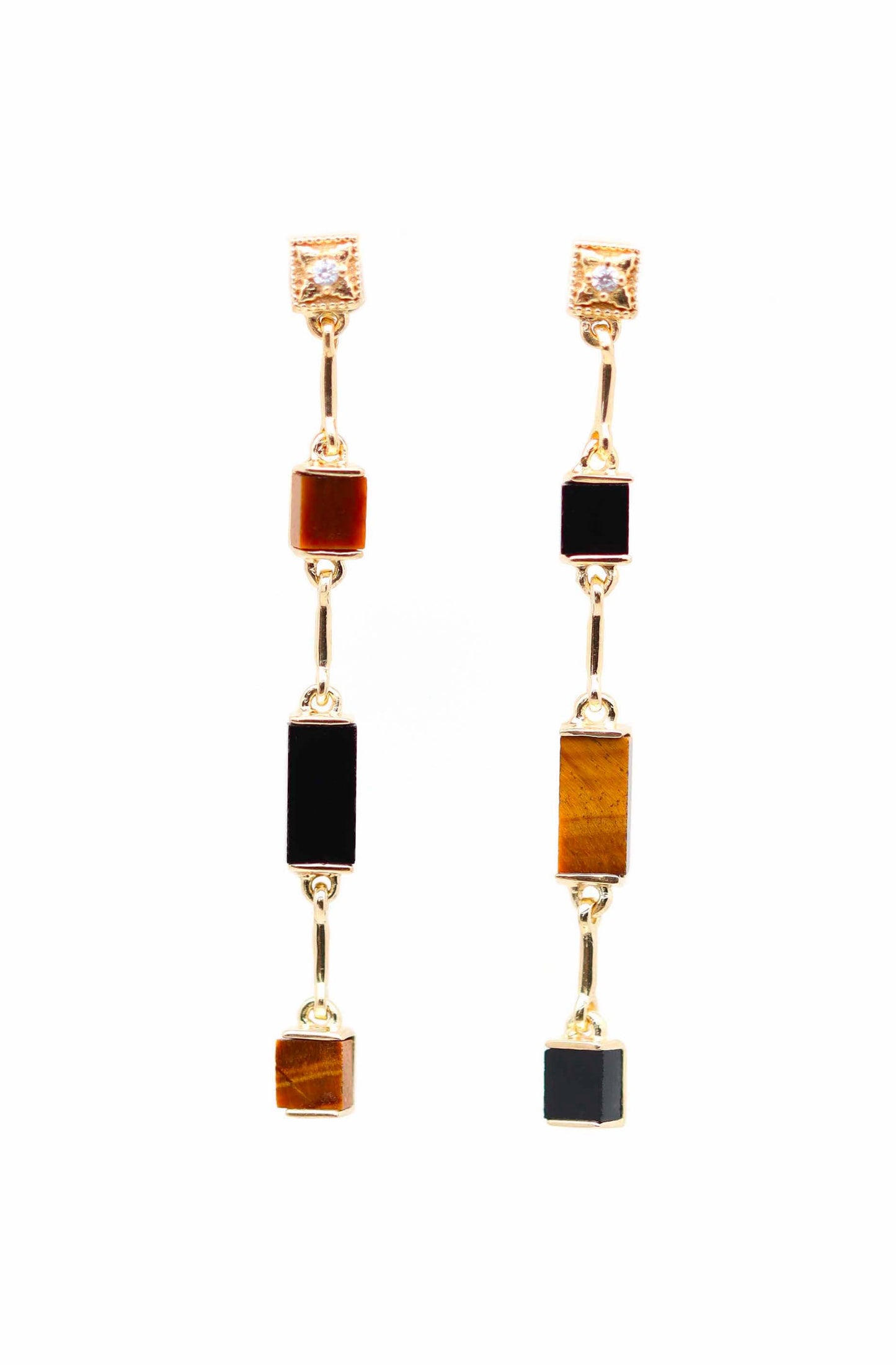 Boucles d'oreilles longues d'inspiration Art Déco plaqué or et ornées d'oeil de tigre et d'onyx noir