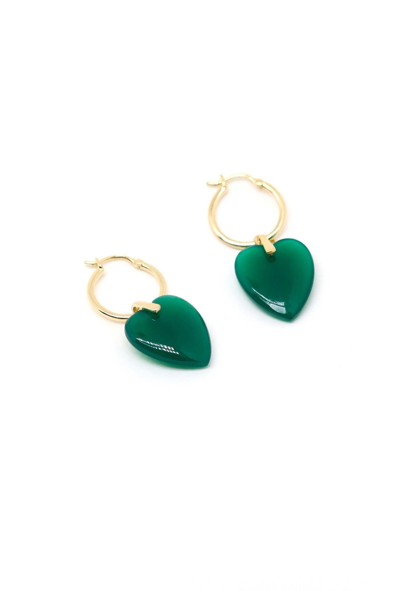 Créoles dorées avec breloque coeur en onyx vert