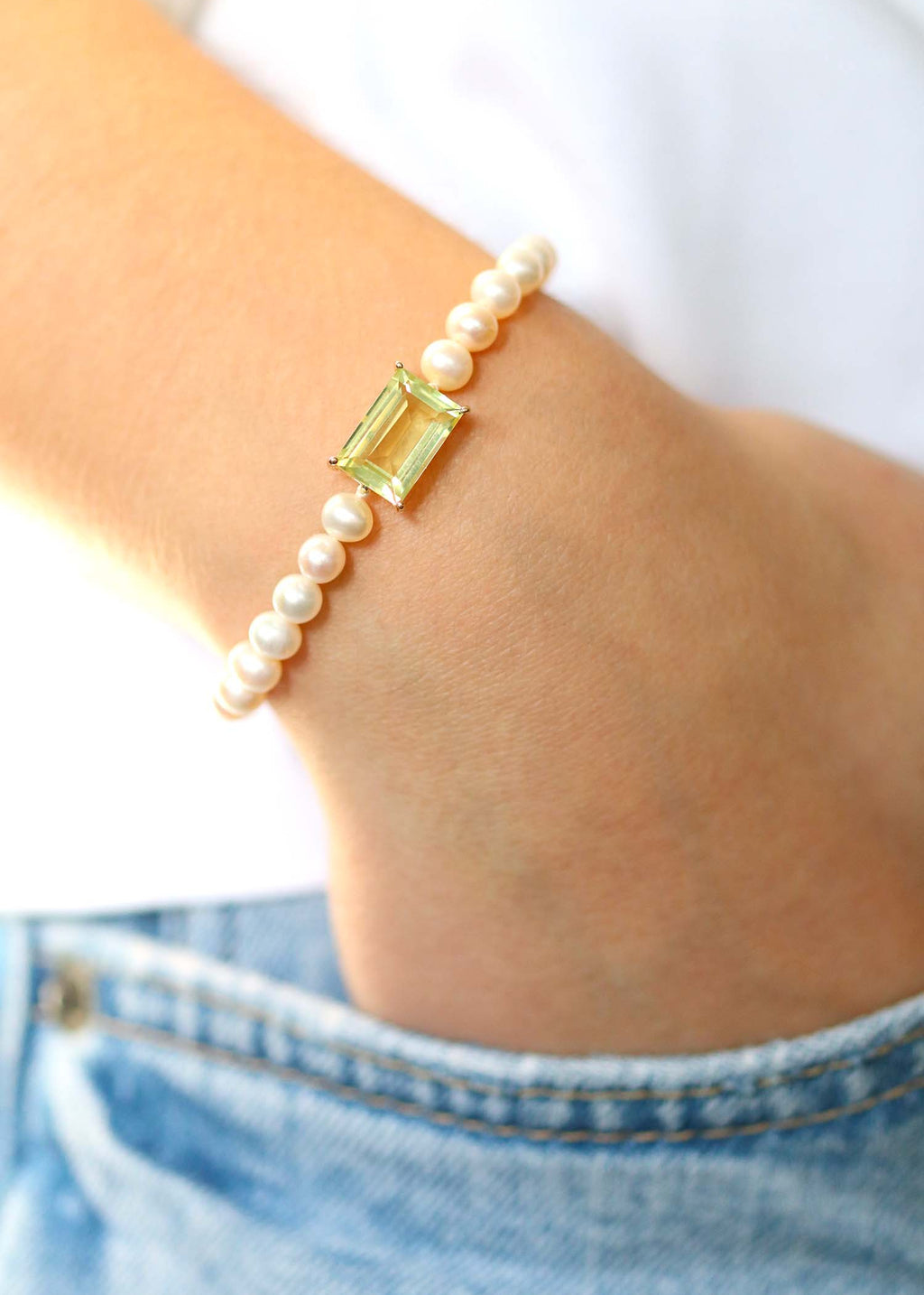 Bracelet en perles de culture et pierre centrale en quartz citron