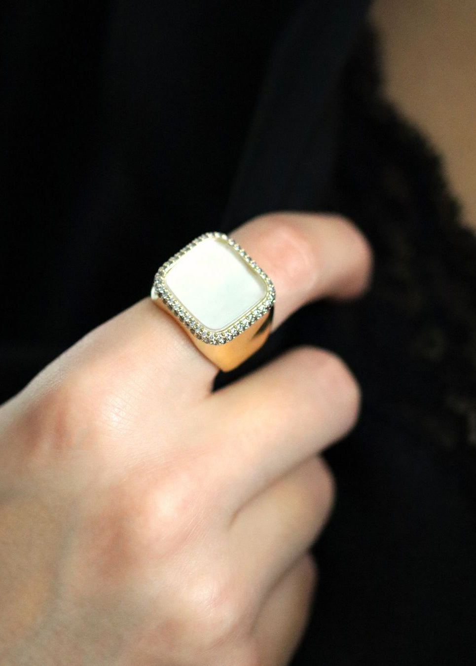 chevalière pour femme plaqué or et nacre