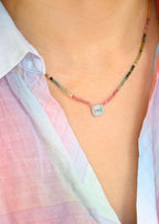 collier en tourmaline et pendentif en argent art déco orné de calcédoine d'eau