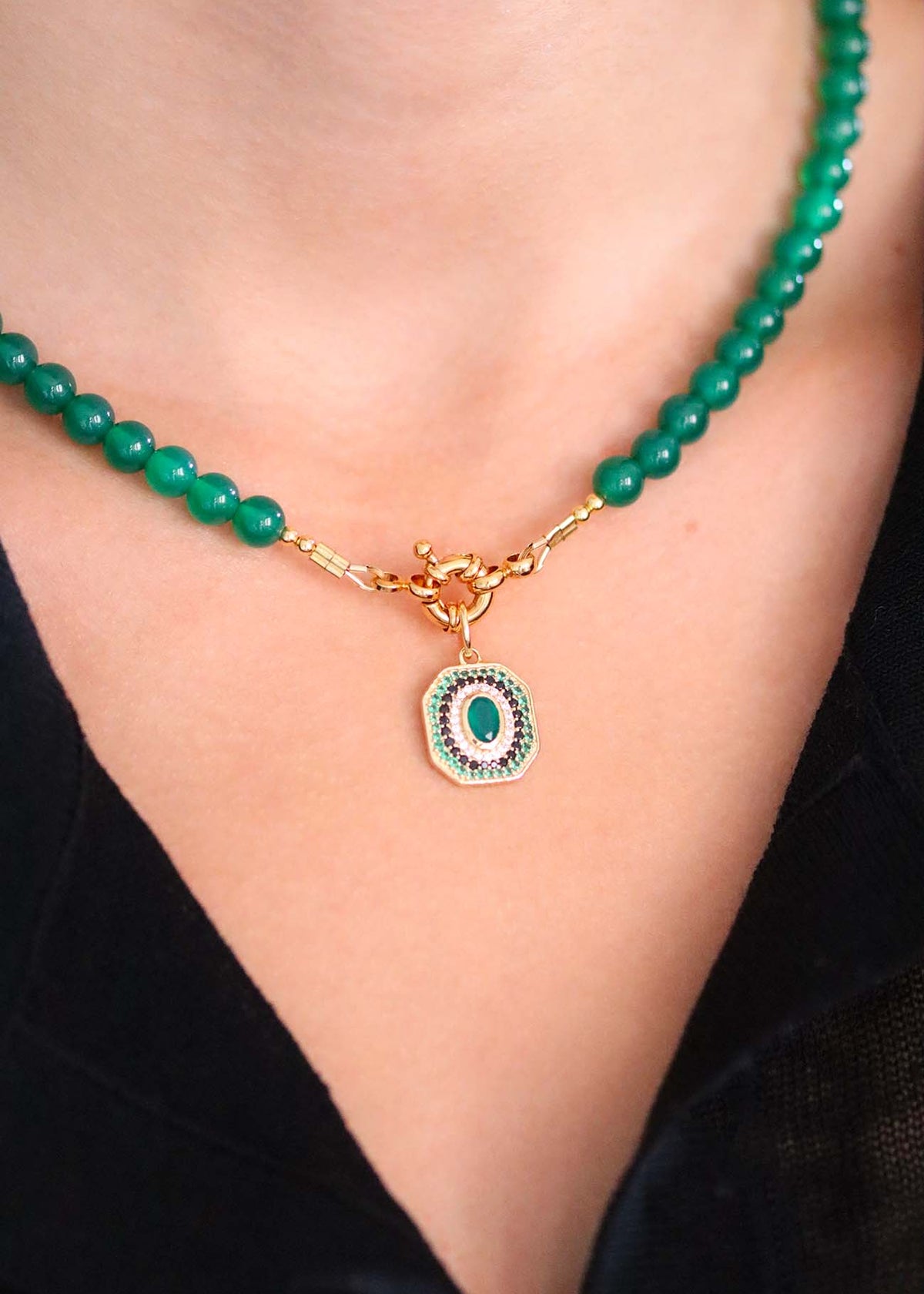 collier perles en onyx vert