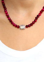 Collier art deco en argent, pierre de lune et perles d'oeil de tigre rose