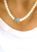 collier art deco en argent, calcédoine et perles en agate blanche