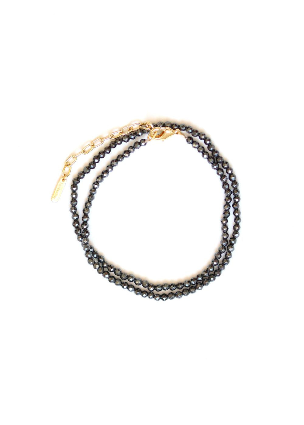 collier fin en perles d'hématite facettée
