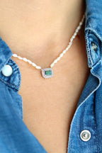 Collier en perle d'eau douce et pendentif art deco en argent et labradorite