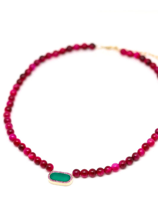 Collier perles roses et pendentif onyx vert