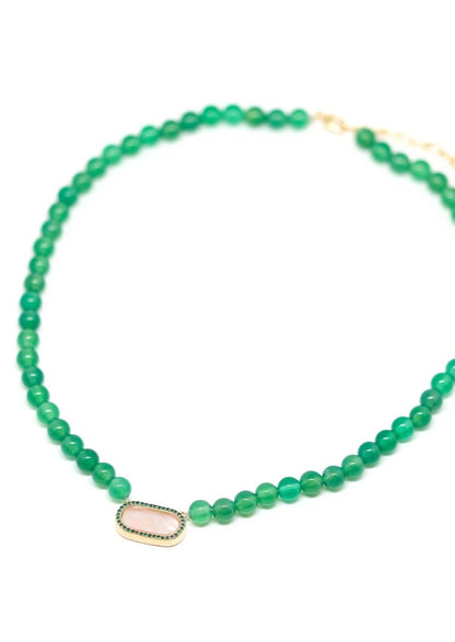 Collier perle vertes et pendentif en nacre