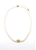 collier en perles de culture et pierre centrale en quartz citron