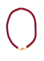 collier en quartz rubis avec un fermoir bouée pour accrocher un pendentif