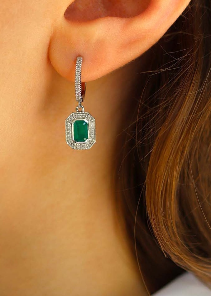 Créoles en argent avec pampille art déco ornée d'onyx vert