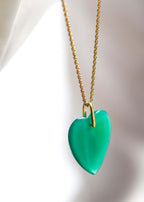 Sautoir plaqué or avec un pendentif coeur en onyx vert