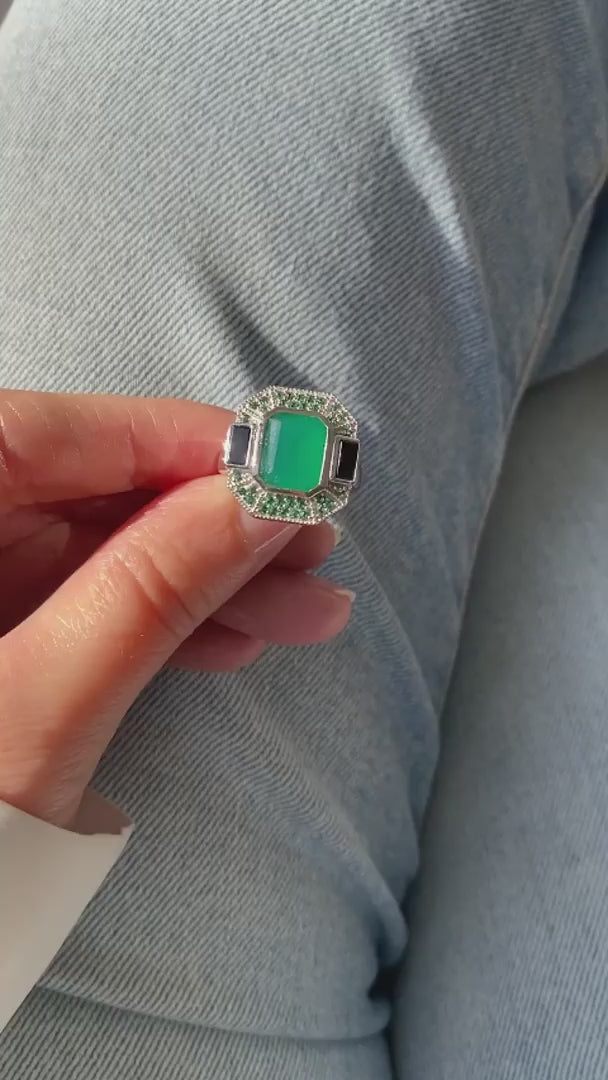 Bague art déco en argent orné d'onyx vert et d'onyx noir