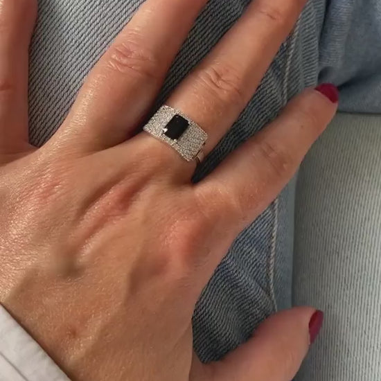 Bague argent style art deco pavée d'oxydes de zirconium et ornée d'une onyx noire octogonale