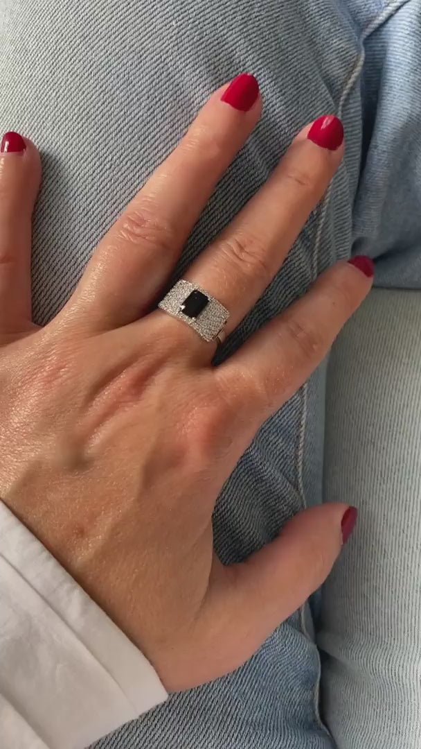 Bague argent style art deco pavée d'oxydes de zirconium et ornée d'une onyx noire octogonale