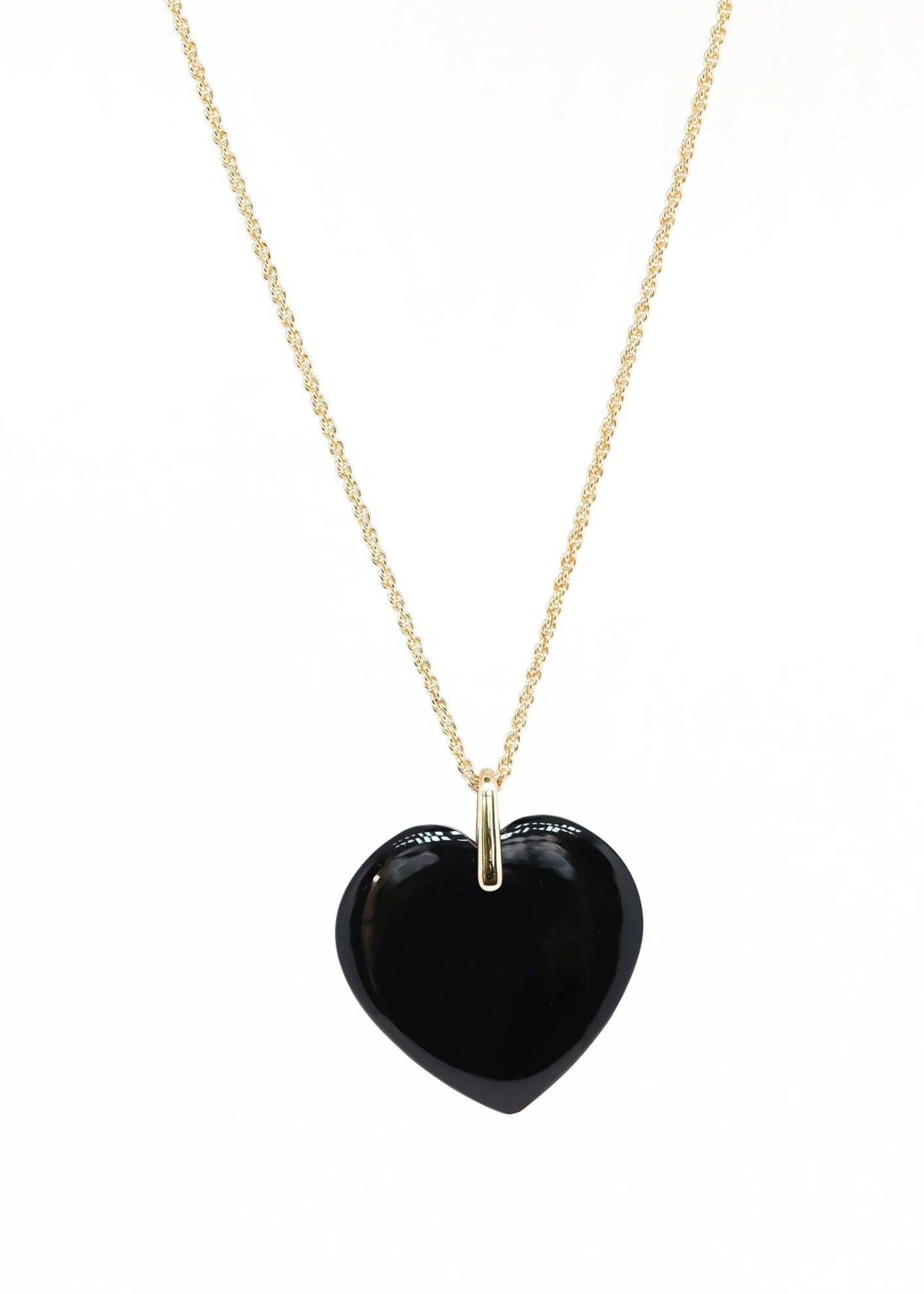 Sautoir avec un pendentif coeur en onyx noir