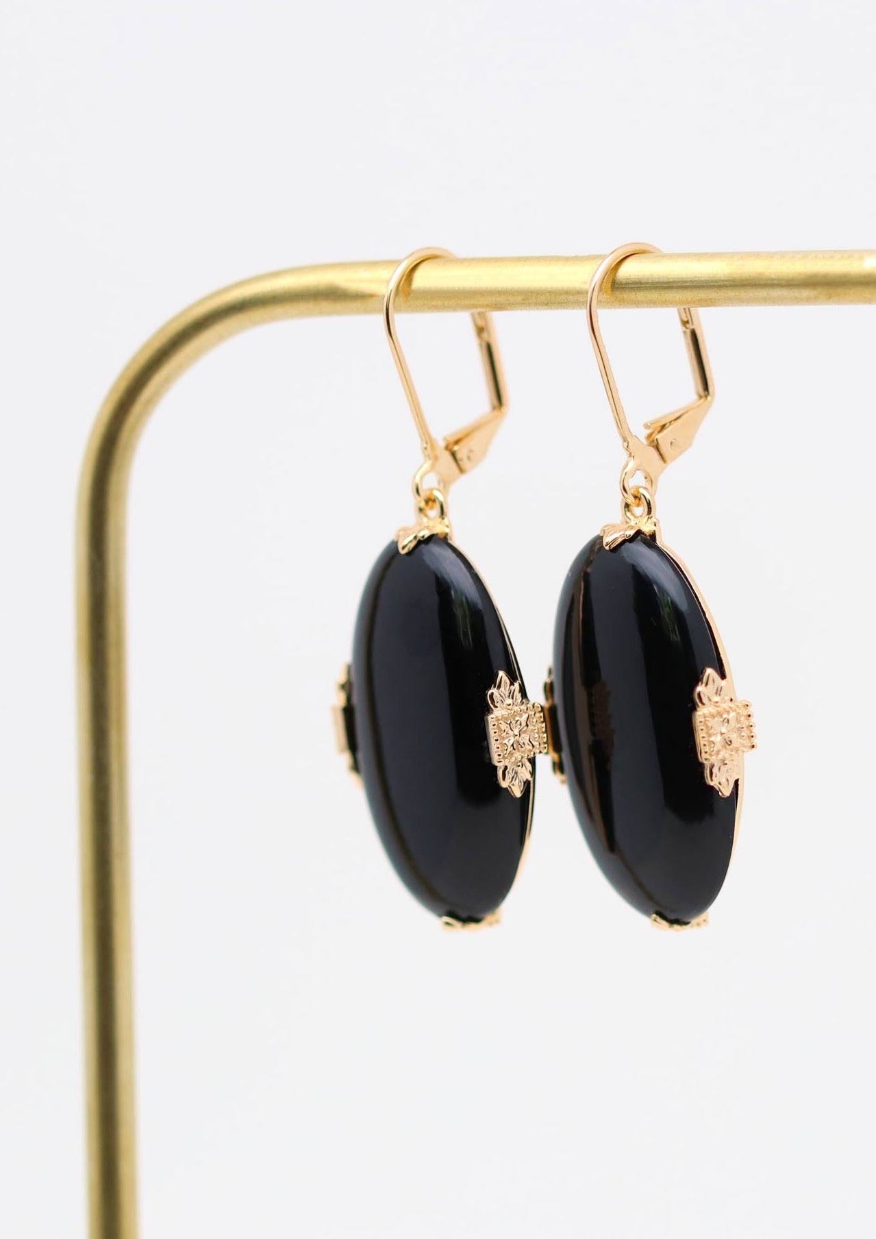 Boucles d'oreilles pendantes plaqué or vintage onyx