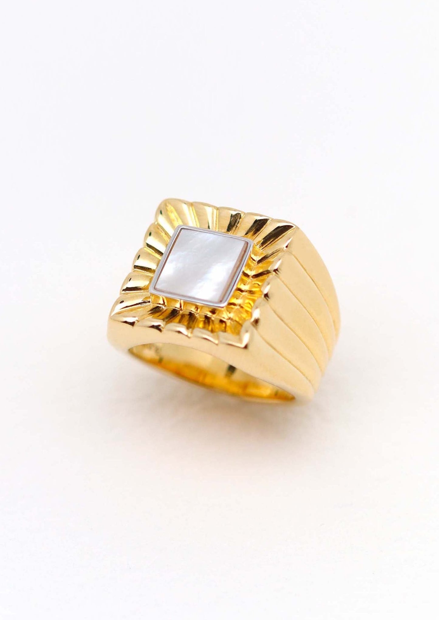 Bague avec nacre