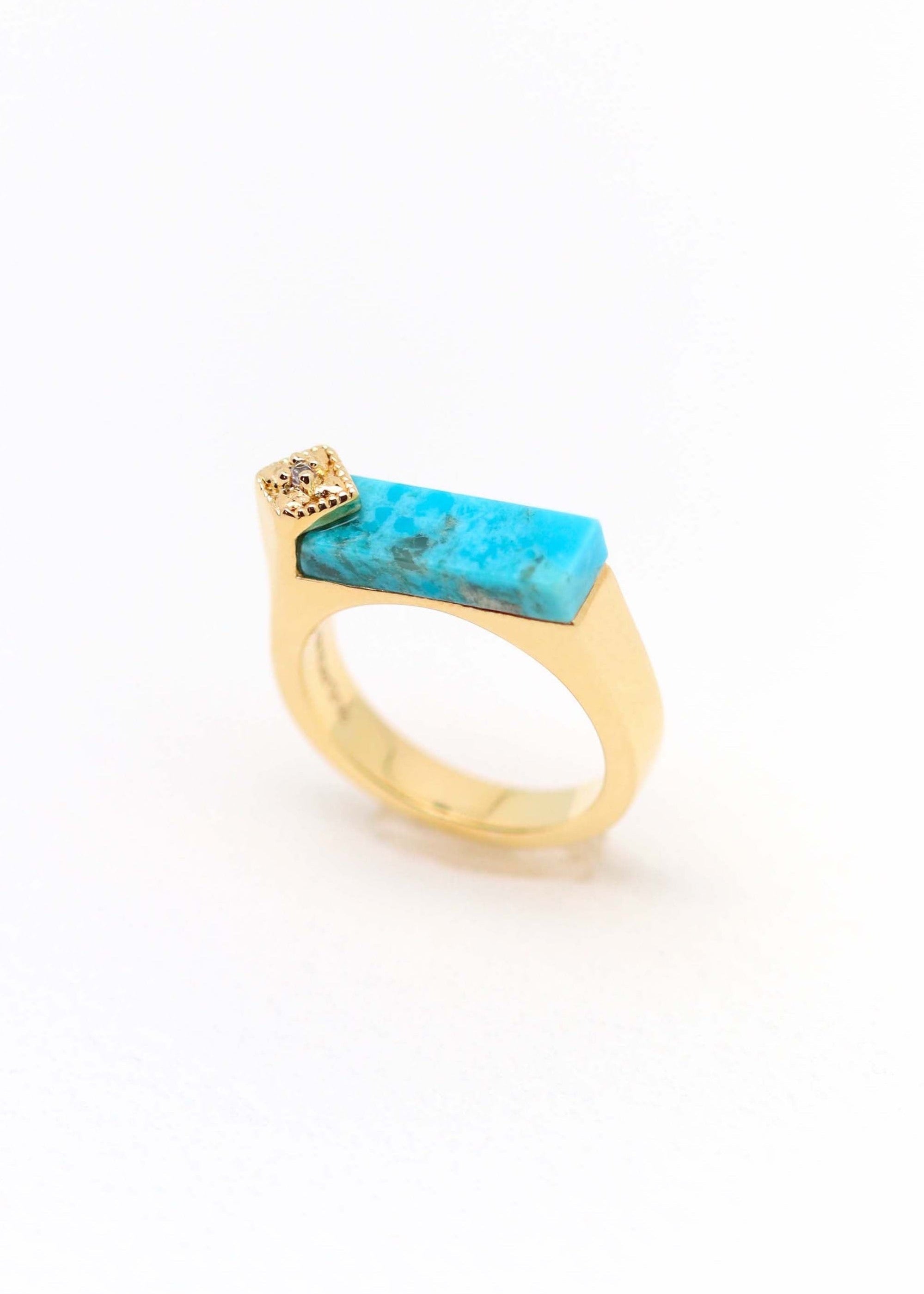 Bague plaqué or avec une turquoise